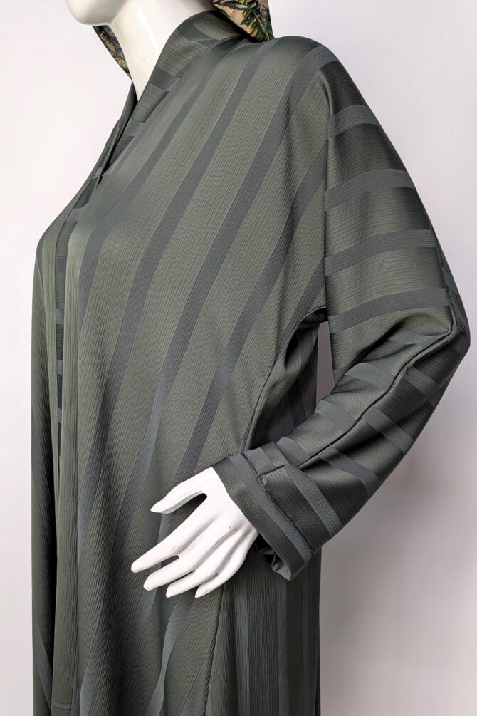 Soft Cascade Zoom Abaya - Dark green - Image 3